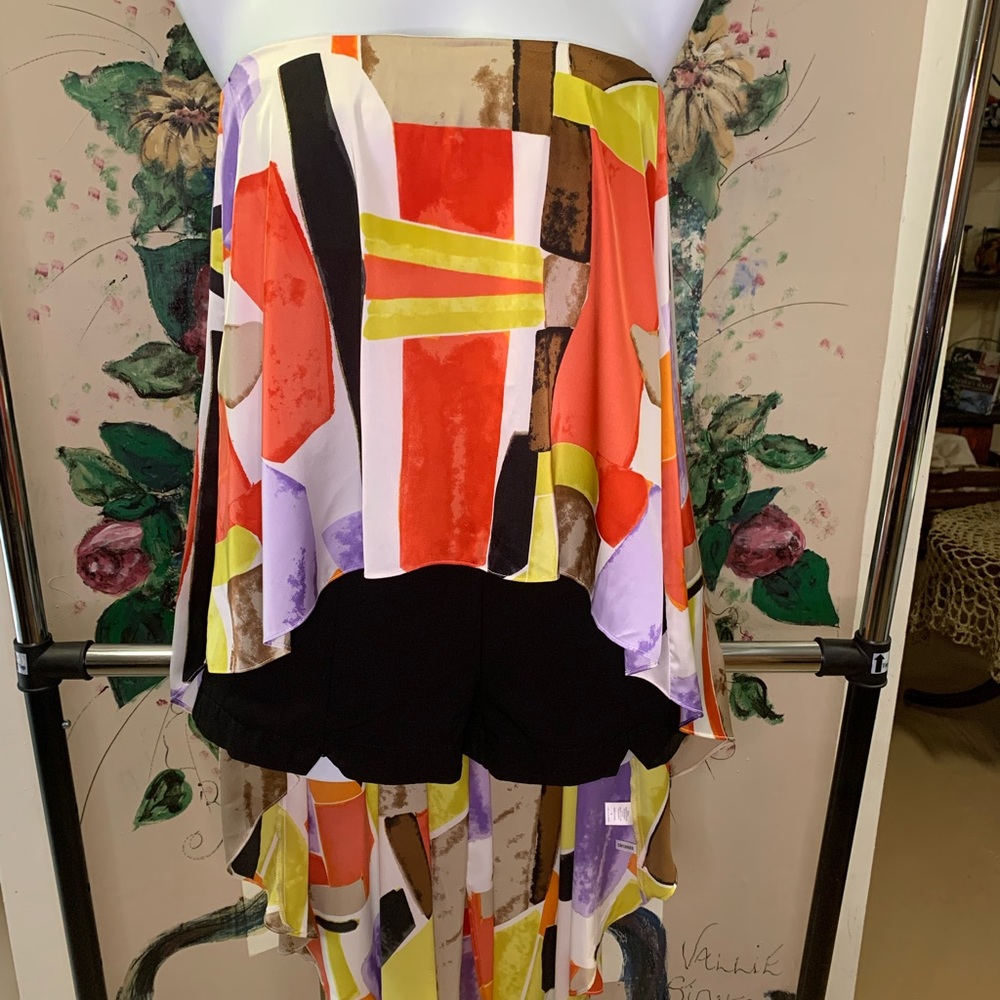 Multicolored strapless high low top